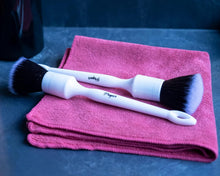 Charger l'image dans la galerie, Premium Car Detailing Brush Set - Professional 3 Pack Kit Detail Brushes with Soft Boars Hair Bristles for Auto Interior &amp; Exterior - for Cleaning Leather Seats, Air Vents, Wheels &amp; Emblems